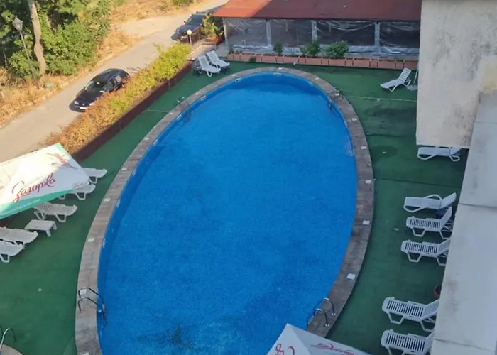 One Bedroom Апартамент Черноморец